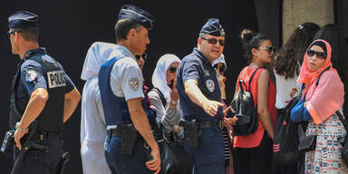 Frankreich Frauen verhaftet Cannes Burkini