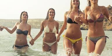 Frauen, Strand, Bikini, Urlaub - ADV - Dr. Philipp Schatten - 620x310