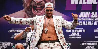 Skandal-Boxer Tyson Fury tänzelte auf einer Pressekonferenz