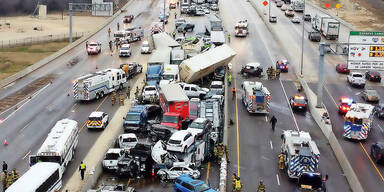 Eisregen: Massen-Crash mit 130 Autos