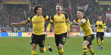 Dortmund wieder neun Punkte vor Bayern