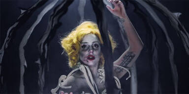Lady Gaga "Applause"