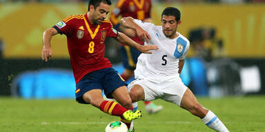 Spanien schlägt Uruguay 2:1