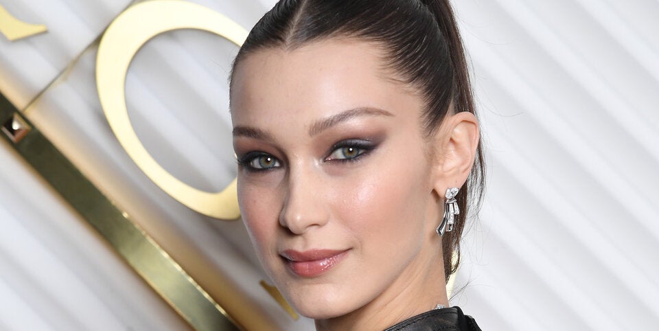 Bella Hadid mit Foxy Eyes Make Up Look