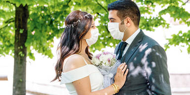 HOchzeit Trauung Brautpaar Maske