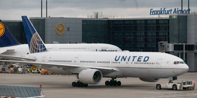 Flugzeug von United Airlines in Frankfurt