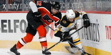 Michael Raffl vs. Boston Bruins