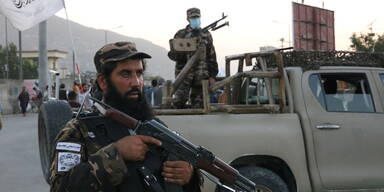 Taliban greifen IS-Kämpfer in Kabul an