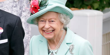 Queen Elisabeth II. beim Pferderennen in Ascot