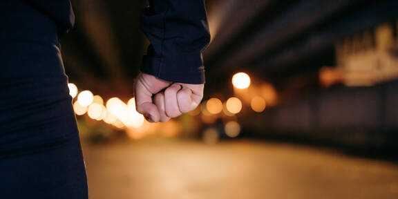 Drei Teenies raubten 22-Jährigen aus