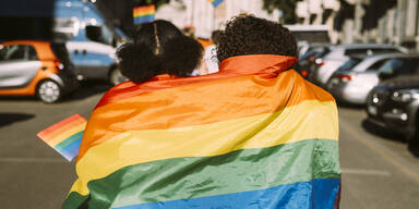 Abgeordnete laden LGBTIQ-Community ins Parlament