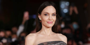 Angelina Jolie startet jetzt als Designerin durch