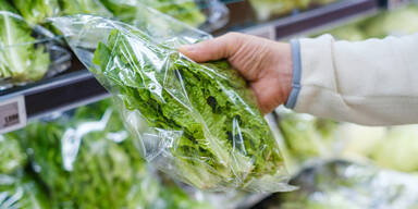 Schimmel-, Bakterien- und Pilzbelastung: Ekel-Alarm bei Supermarkt-Salaten