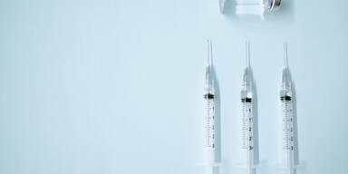 Drei Impfspritzen
