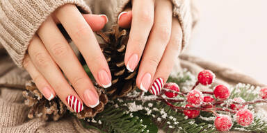 Weihnachtliche Nageldesigns: So stylen wir unsere Nägel für die Festtage 2024