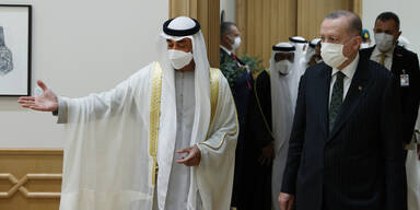 Türkischer Präsident Recep Tayyip Erdogan und Abu Dhabis Kronprinz Mohammed bin Sayed al-Nahyan