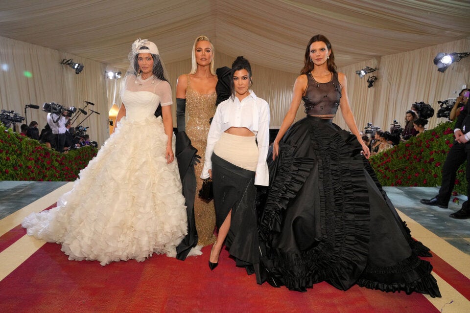 Kylie Jenner, Khloé Kardashian, Kourtney Kardashian und Kendall Jenner bei der Met Gala 2022.
