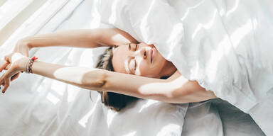 Schlafen wie im Hotel: Dieser geniale Trick macht Bettwäsche glatt