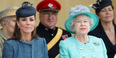Herzogin Kate & Queen Elizabeth