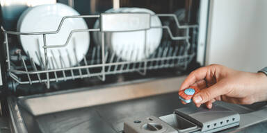 Statt Spülmaschinentabs: Die besten Alternativen für sauberes Geschirr