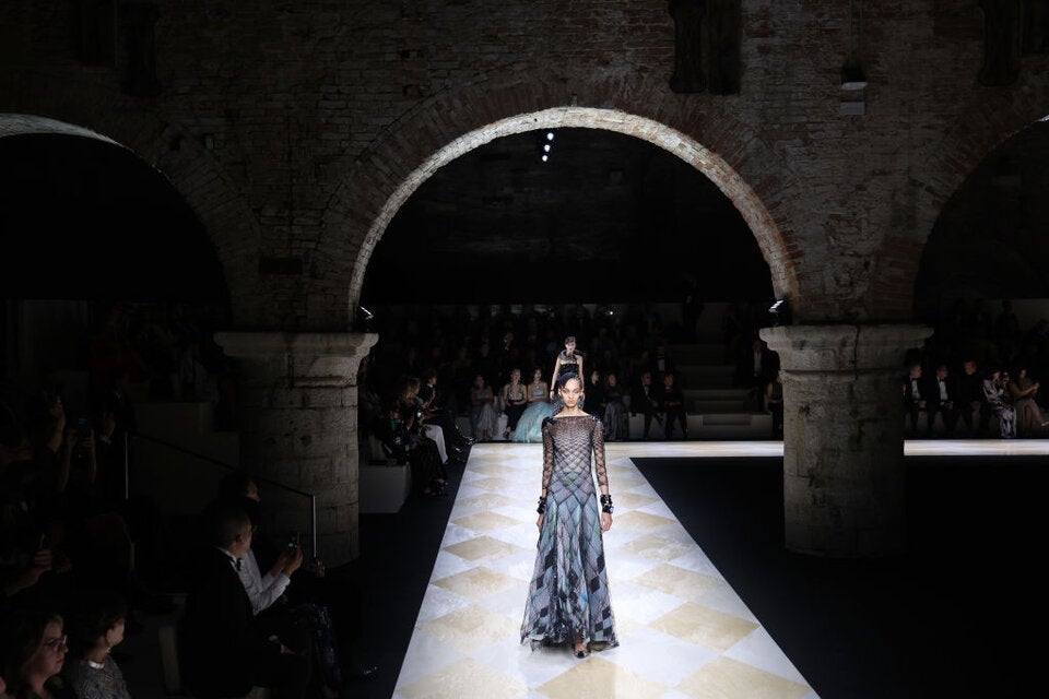Giorgio Armani veranstaltet Mode-Spektakel in Venedig