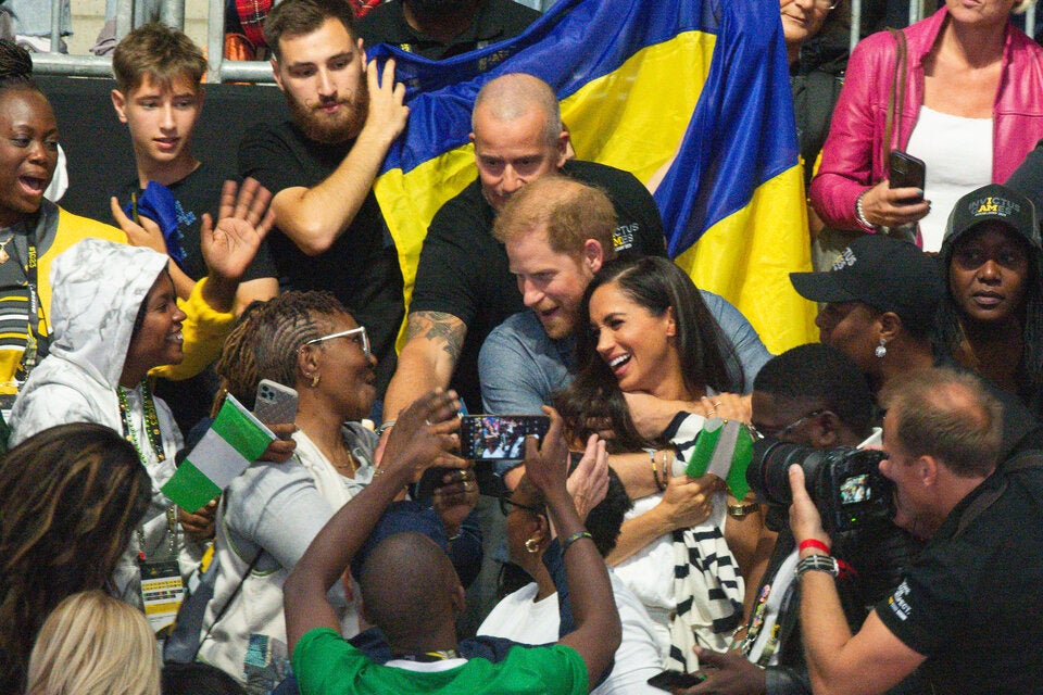 Harry & Meghan gut gelaunt bei den Spielen