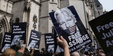 Julian Assange Frei