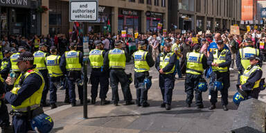 DemonstrationPolizeiNewcastle