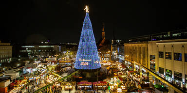 Der größte Weihnachtsbaum der Welt steht in unserem Nachbarland