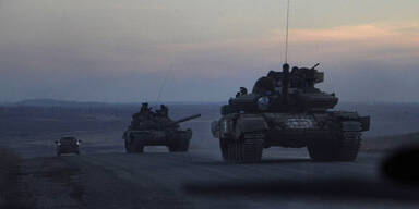 Ukraine: Lässt Putin schon die Panzer rollen?