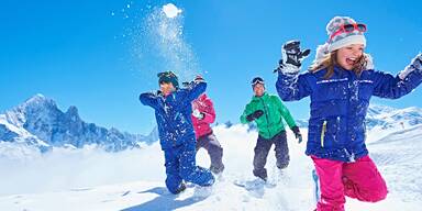 Skigebiete helfen Familien mit Saisonkarte beim Sparen.