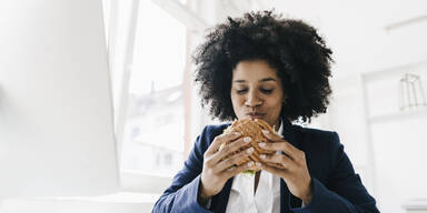 Abnehmen beim Mittagessen: Diese Fehler sollten Sie vermeiden