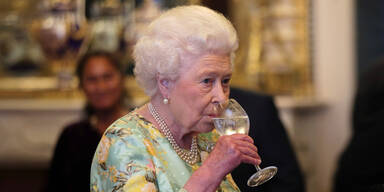 Queen trinkt