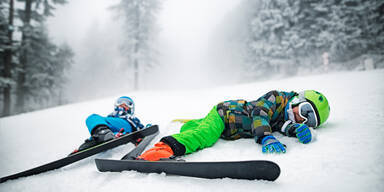 Bürserberg: 12-jähriger Snowboarder raste Zwillingsmädchen nieder