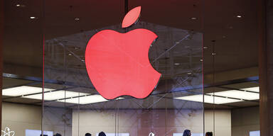 Bild einer Apple-Filiale mit dem Apple-Logo