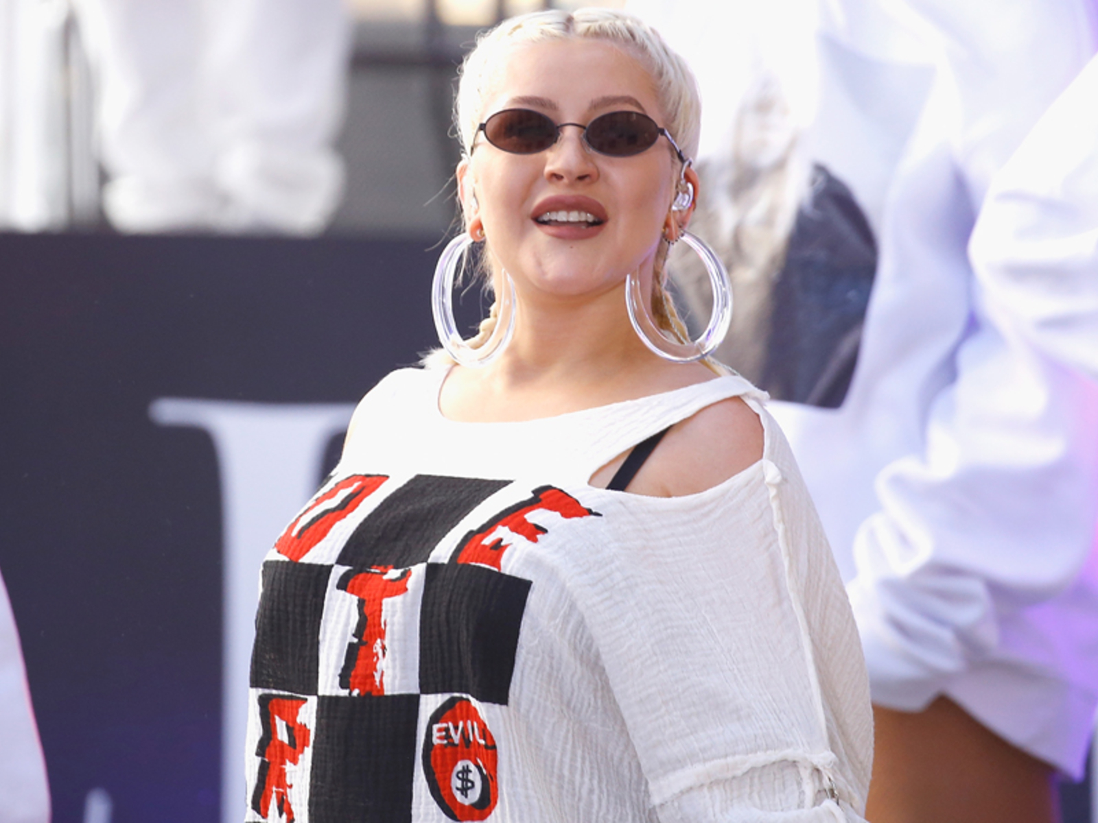 Christina Aguilera versteckt ihre Kurven - madonna24.at