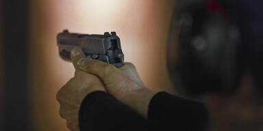 Waffe Pistole Waffentraining Schusstraining