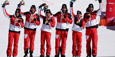 Team-GOLD! Ski-Stars mit perfektem Abschluss