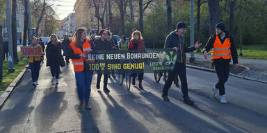 Klima-Kleber legen Verkehr in Graz lahm