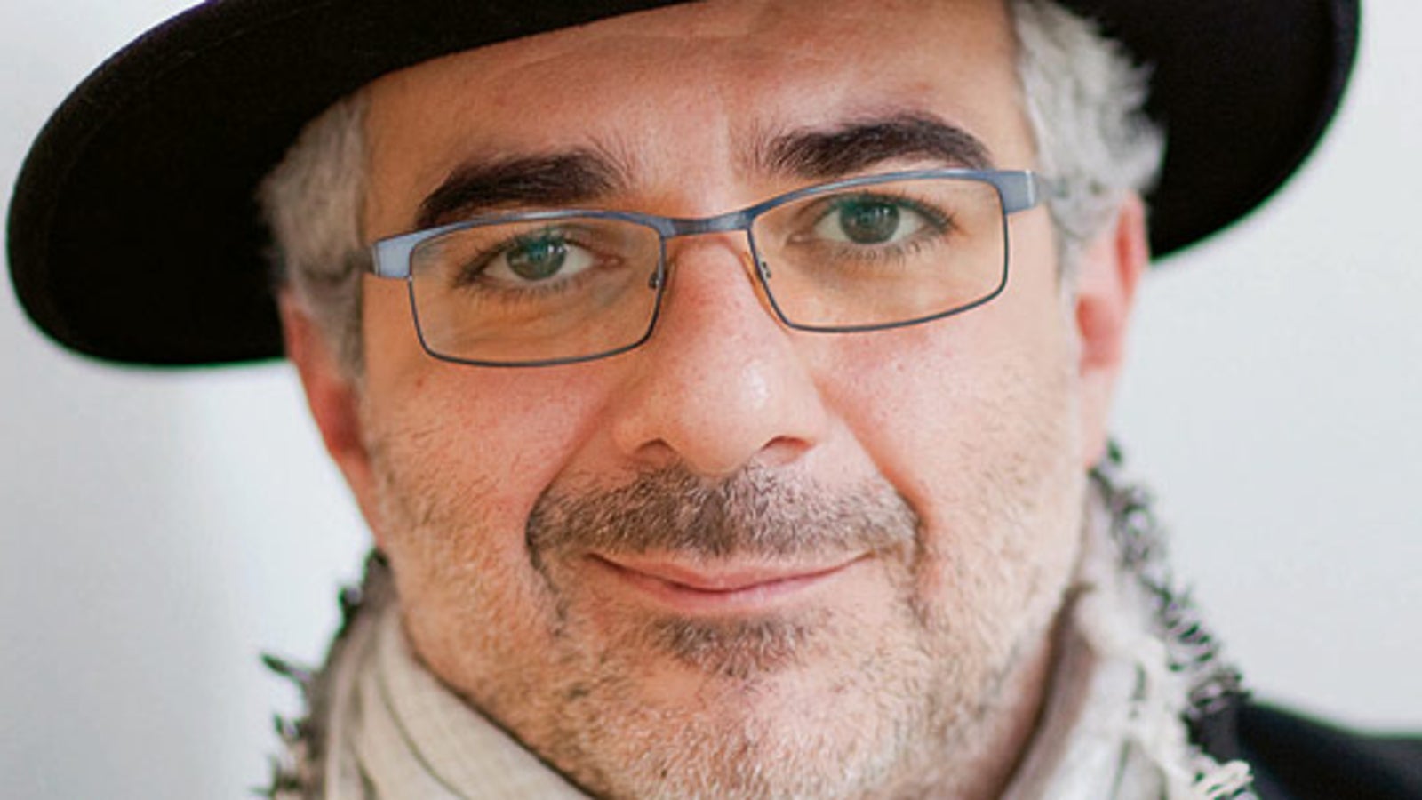 Niavarani ist wieder verliebt! stars24