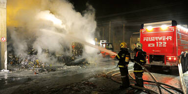 Großbrand in Papierrecyclingfirma Linz