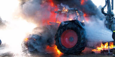 Traktor Ausgebrannt