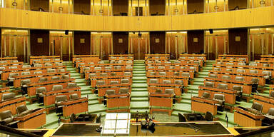 Nationalrat Parlament leer