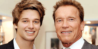 Arnold Schwarzenegger (M.), sein Sohn Patrick Arnold Shriver