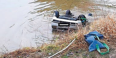 Bei Rendezvous: Auto flog in Donau-Kanal