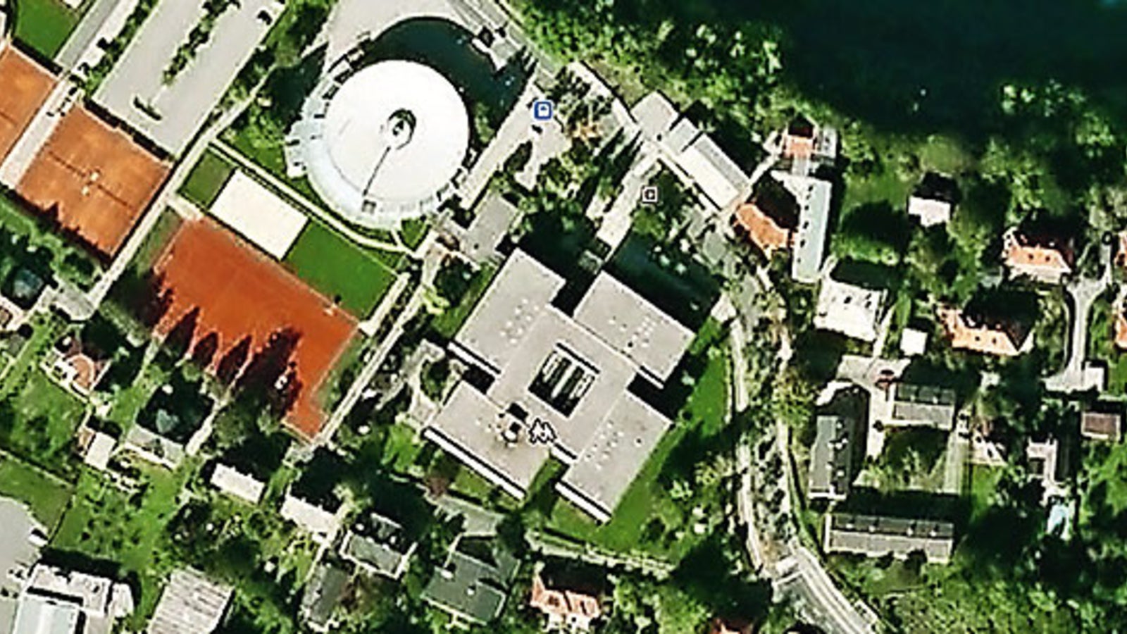Schulbau Sah Wie Hakenkreuz Aus Oe24 at