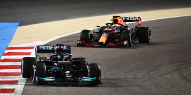 Lewis Hamilton und Max Verstappen beim Bahrain-GP