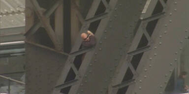 Mann kletterte auf Harbour Bridge in Sydney