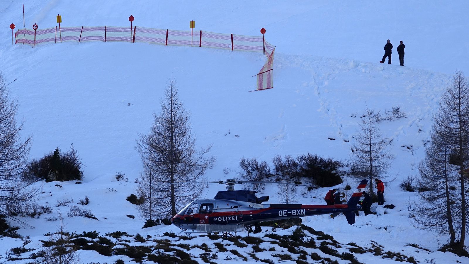 Sicherheitszaun Durchbrochen – Wieder Tödlicher Ski-Unfall In Tirol ...