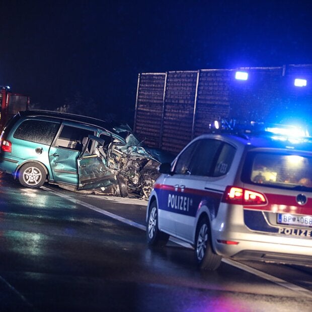 Alko-Geisterfahrer rammt Pkw: 2 Kinder tot